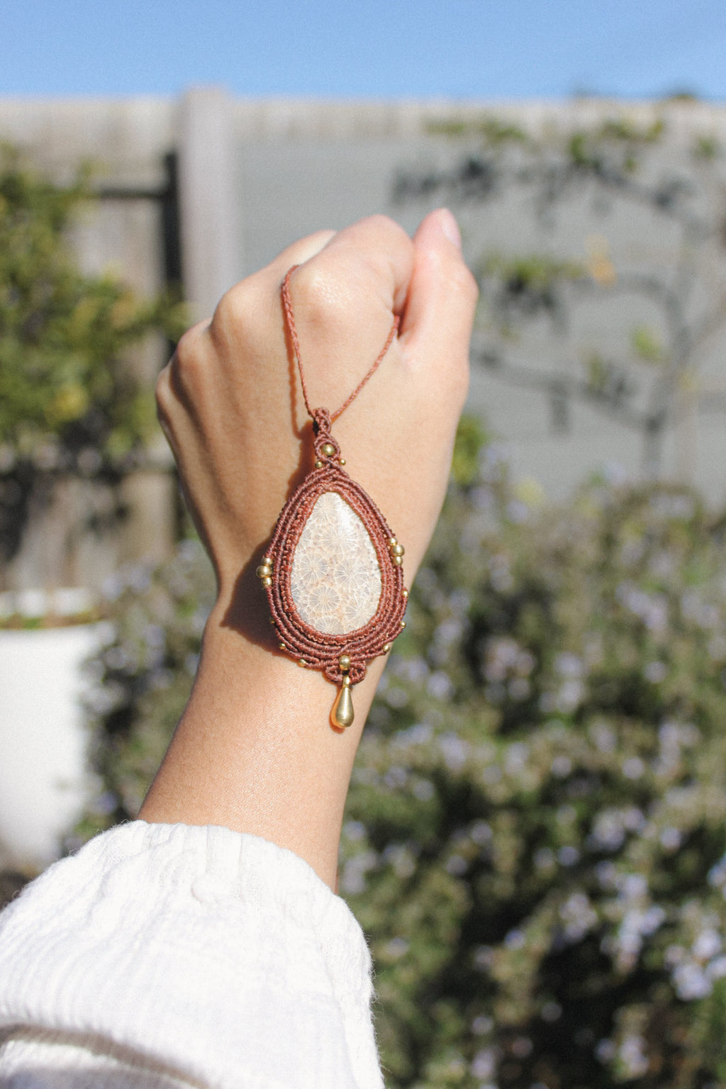 Fossilied Coral Macrame Necklace